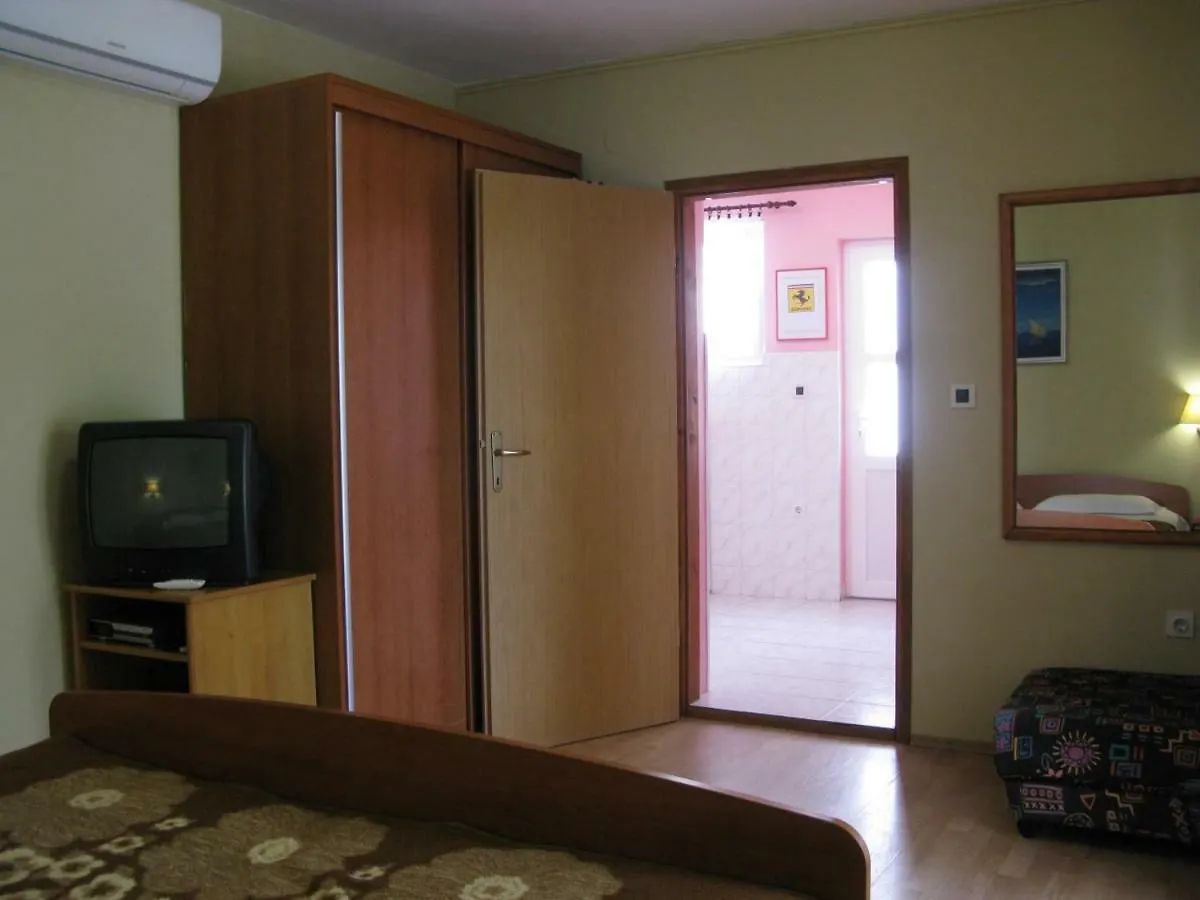 Apartments And Rooms Lanca Banjol 3*,  Croatia