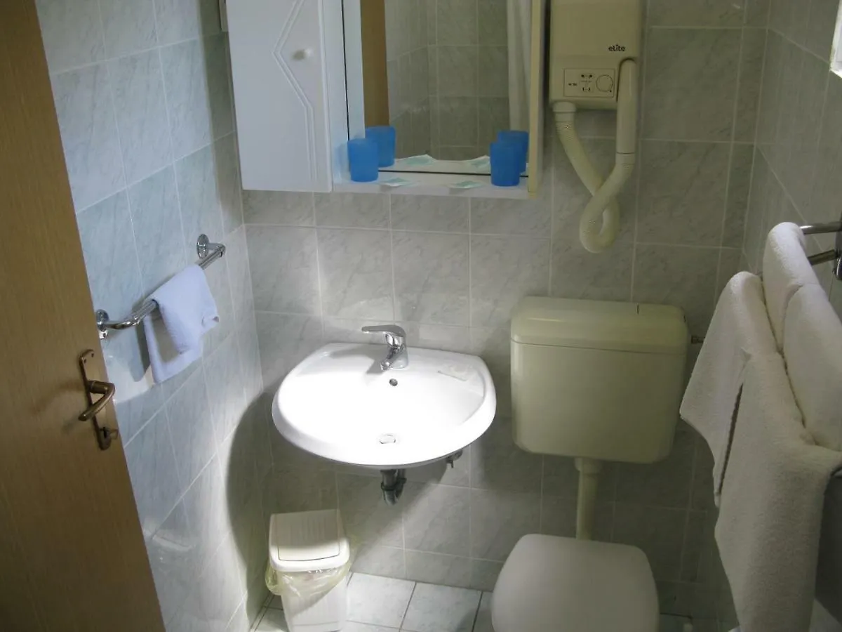 Guest house Apartments And Rooms Lanca Banjol