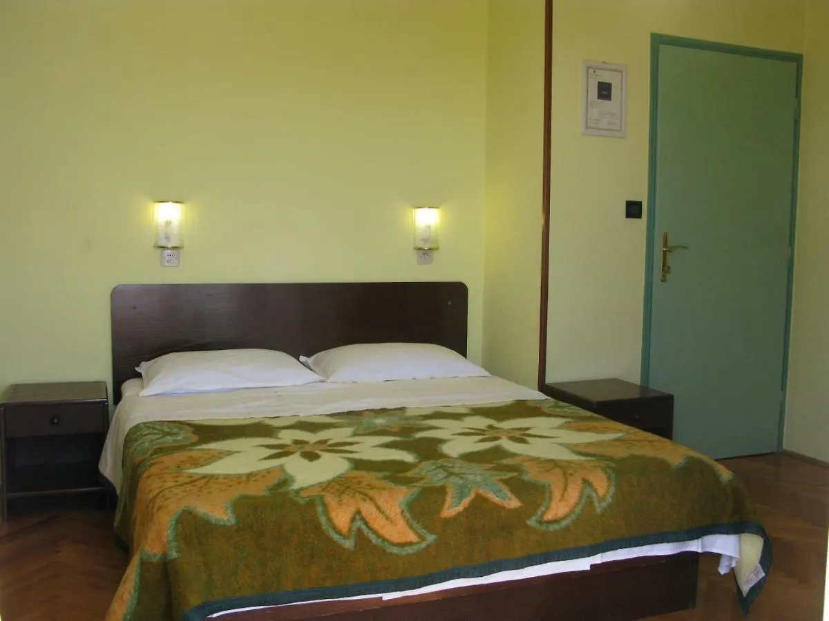 Apartments And Rooms Lanca Banjol